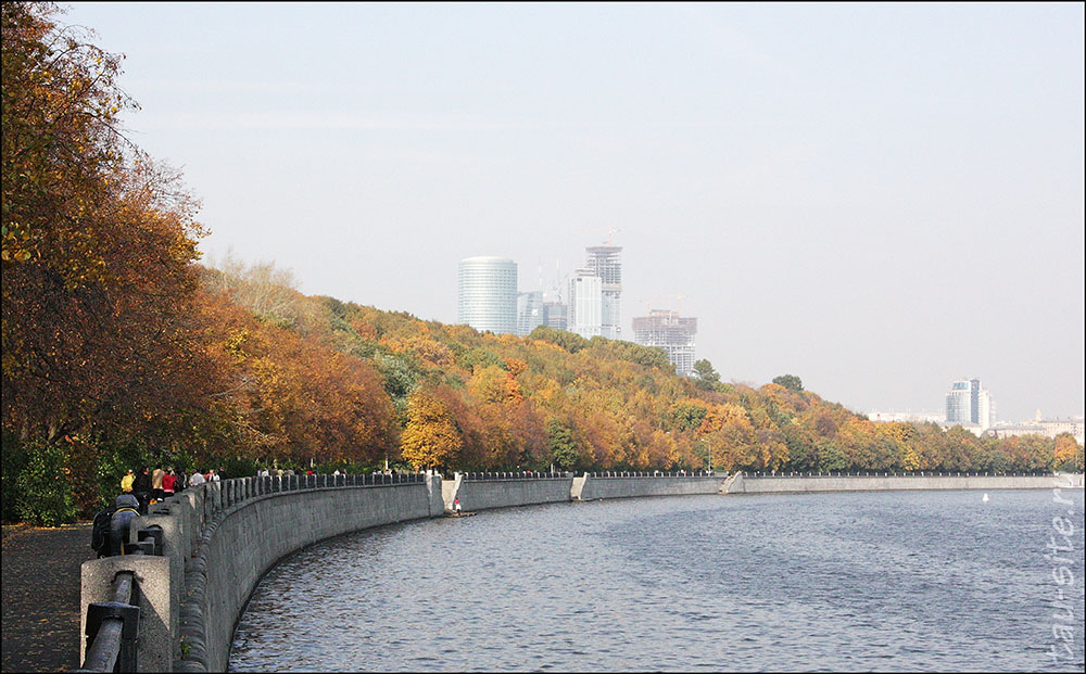 Картинки по запросу Воробьевы горы москва осень
