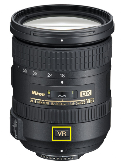 Универсальный объектив с оптической стабилизацией Nikon AF-S 18-200mm f/3.5-5.6G ED VR II DX Nikkor подойдет для всех зеркальных аппаратов Nikon с матрицей формата APS-C.