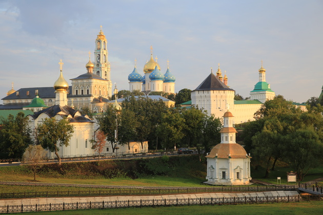 Рассвет в Лавре © Георгий Полицарнов (Prophotos.ru)