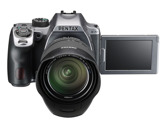 Зеркальный Pentax K-70 – всепогодное исполнение, гибридный АФ, технология повышения разрешения Pixel Shift