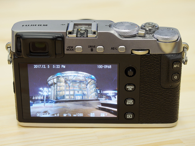 Fujifilm X-E3 с комплектной вспышкой EF-X8