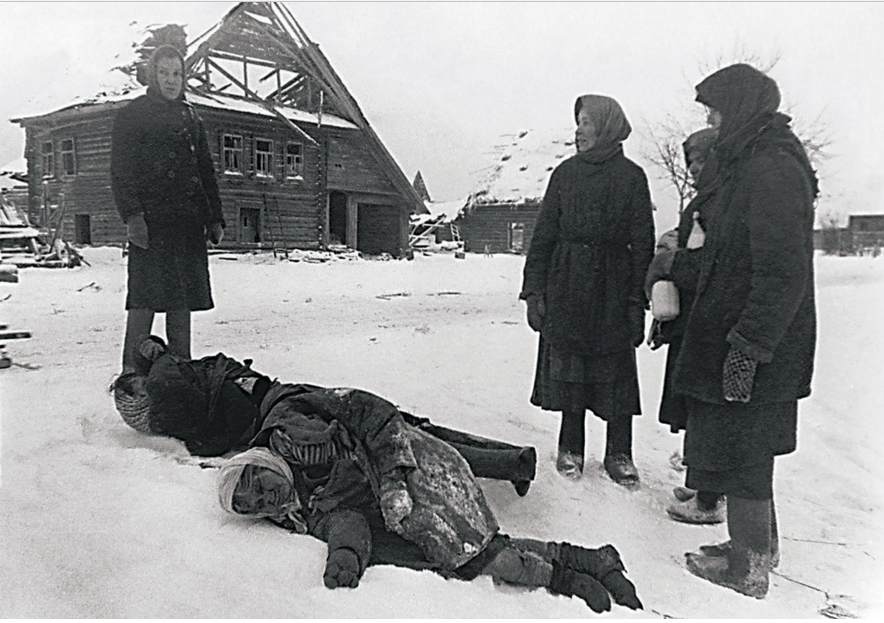1942. Освобожденные советские территории. Расстрелянные гитлеровцами мирные жители
