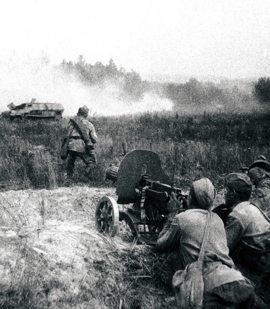 1943. Бойцы стрелкового подразделения перед атакой