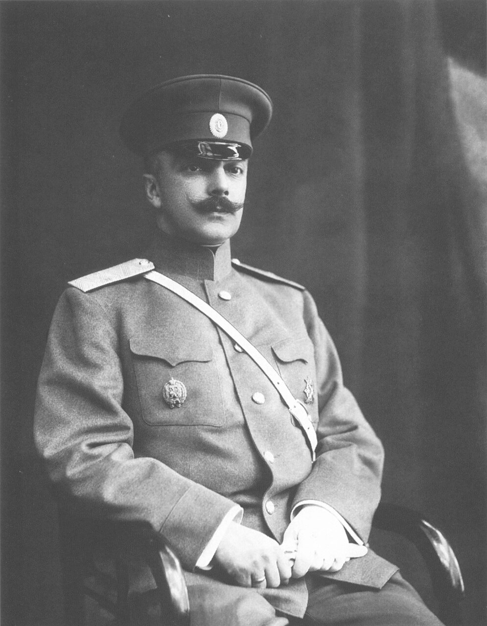 Князь Александр Николаевич Оболенский (1872-1924) - генерал-майор, костромской, потом рязанский губернатор (1908-14), градоначальник Петрограда (1914-16). 1914 года