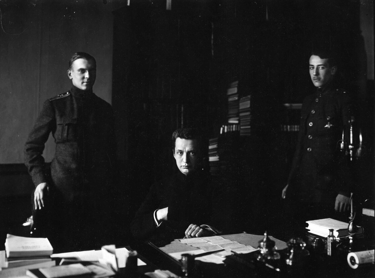А.Ф. Керенский с помощниками. 1917 г.