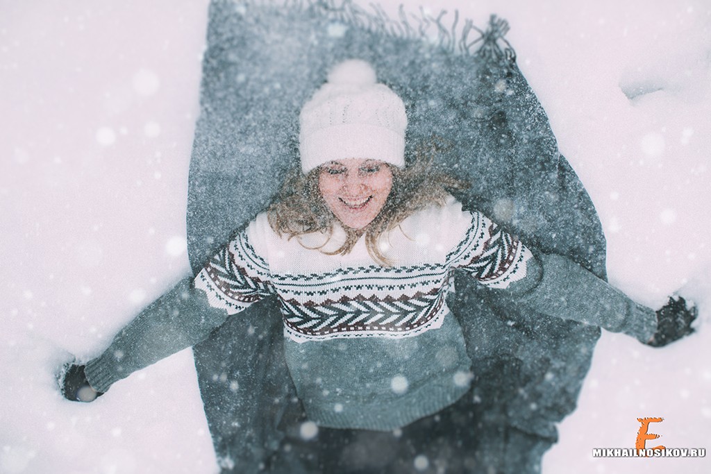 Зимняя фотосессия девушки