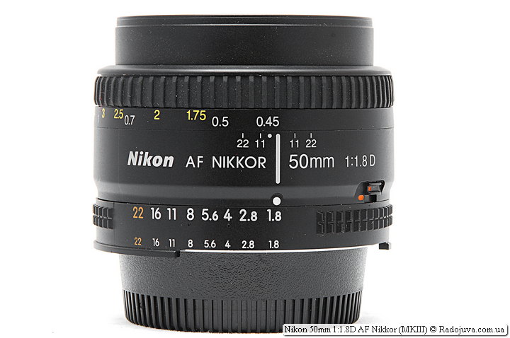 Nikon 50mm 1:1.8D AF Nikkor (MKIII) во время фокусировки на минимальную дистанцию фокусировки (максимально вытянут хобот)