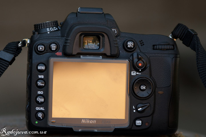 Nikon D7000 - вид сзади
