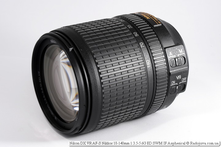 Вид сбоку Nikon 18-140mm VR