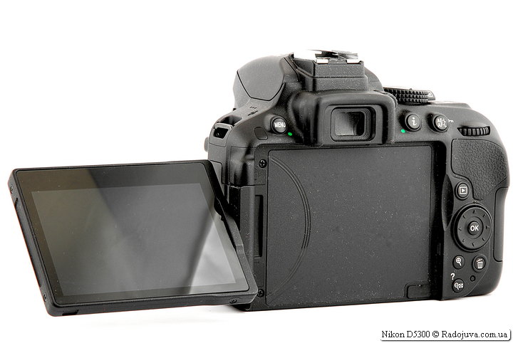 Поворотный дисплей Nikon D5300