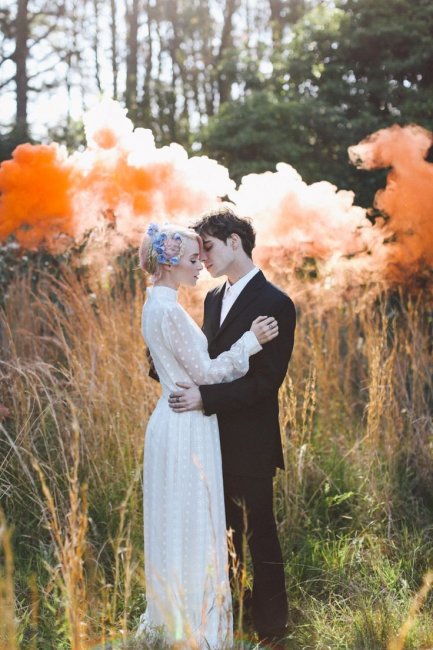 Дым на винтажной свадьбе